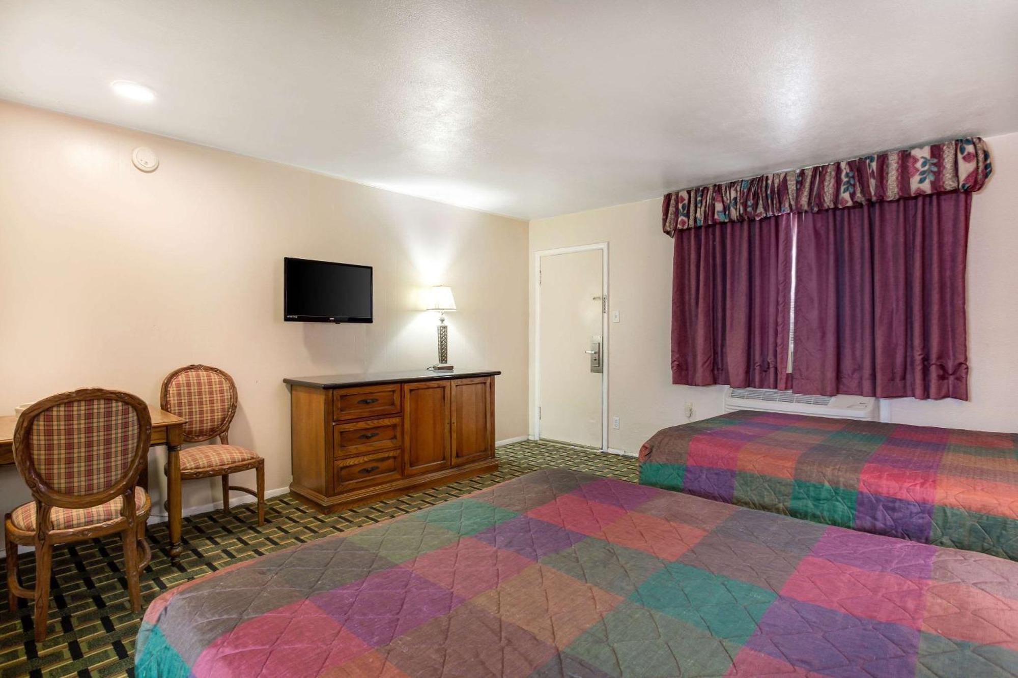 Rodeway Inn & Suites Raton Ngoại thất bức ảnh